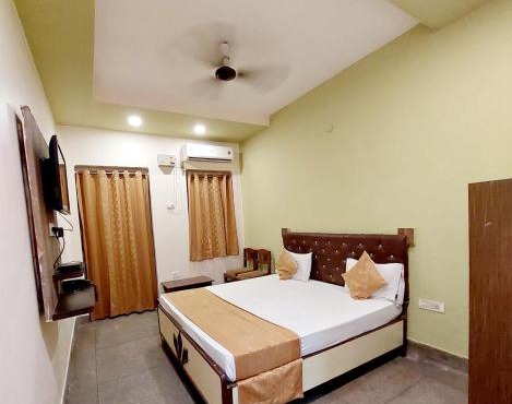 Hotel Gokul Grand