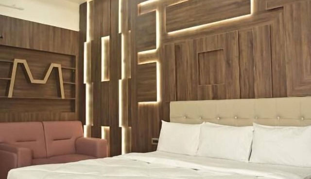 Hotel Green Crystal