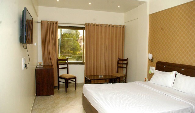 Hotel Gulmohar Pride in Ahmednagar