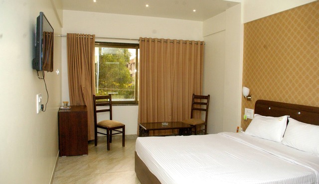 Hotel Gulmohar Pride in Ahmednagar