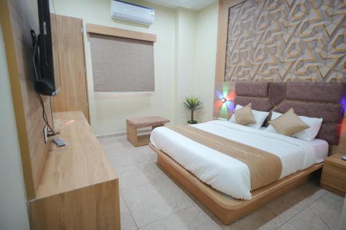 hotel hill top inn vatva