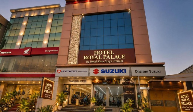 Hotel Kasa Stays Premier - Peeragarhi Metro Station