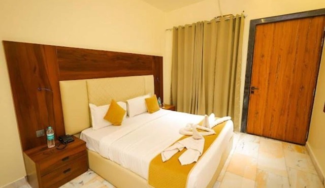 Hotel KNG Grand in Kiraoli