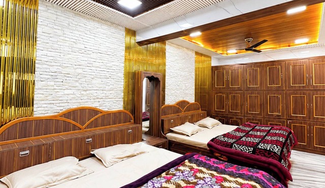 Hotel Maheshwari Palace & Banquet
