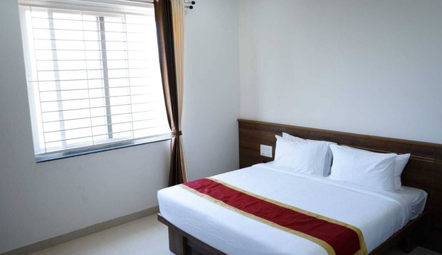 HOTEL MARKS INN in Koppal
