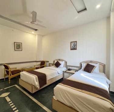 Hotel Melrose Inn - Near Railway Station , Aligarh