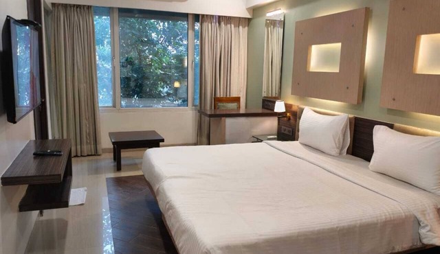 HOTEL MUMBAI HOUSE THANE