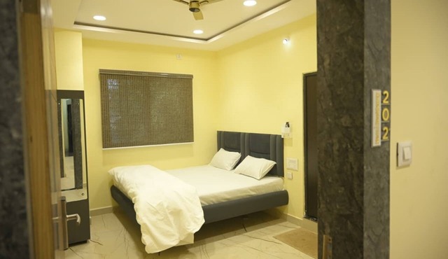 Hotel Nemi Residency