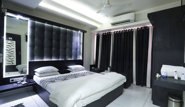 Hotel Paramount Inn