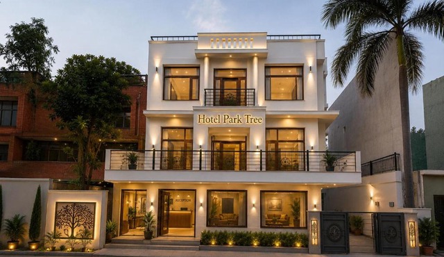 Hotel Prak Tree Sector 20 Noida