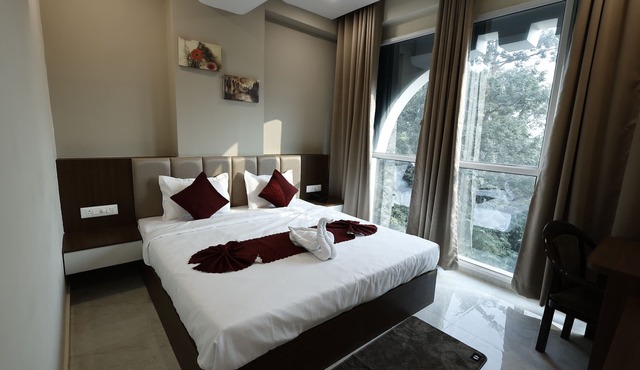 Hotel Raj Residency in Bhatapara