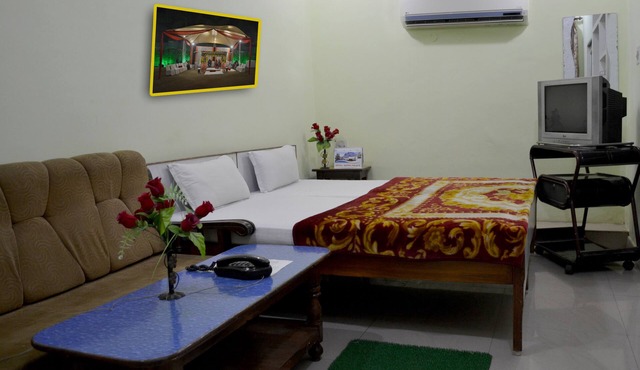 Hotel Rama Palace in Hardoi