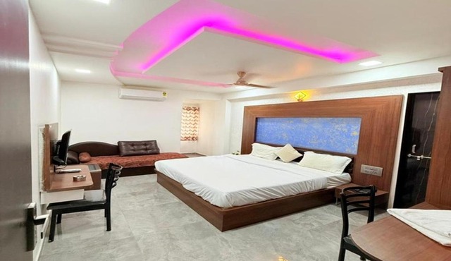 Hotel Ramdev Rooms in Udvāda