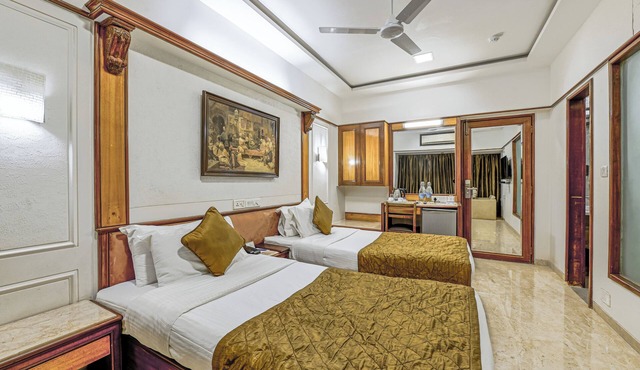Hotel Regal Enclave