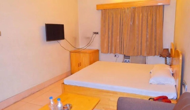 Hotel Reliance