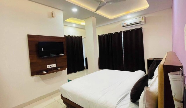 Hotel RM INN & RESTAURANT