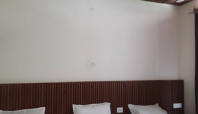 Hotel RRR in Jakholi