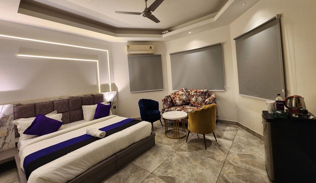Hotel Square 9 Inn