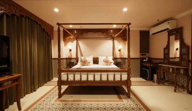 HOTEL SURYA PALACE