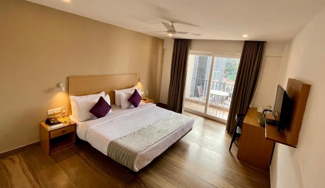 Hotel The Golden Sands, Located on Calangute Main Road