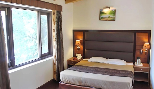 Hotel The Mount N Mist Near Mall Road in Nainital