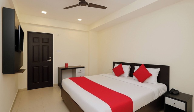 HOTEL Tralveller In LUCKNOW