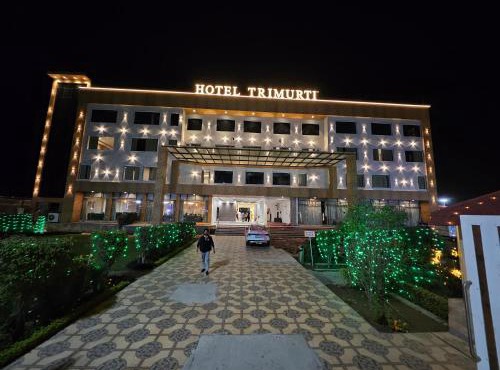 Hotel Trimurti By Carlton Suites