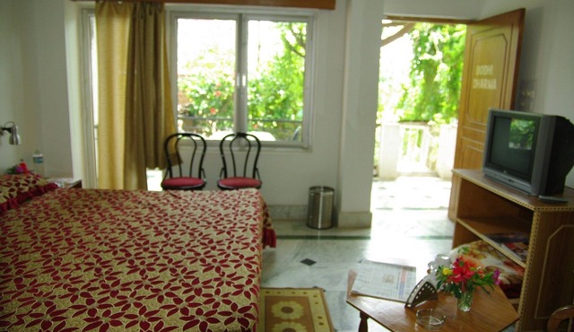 Hotel Zen in Rajnagar