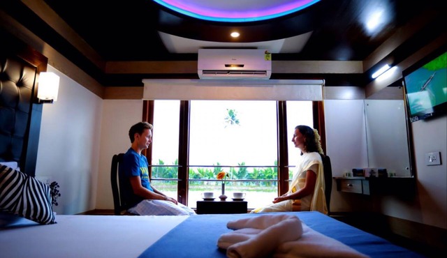 Indiavacationz Houseboat