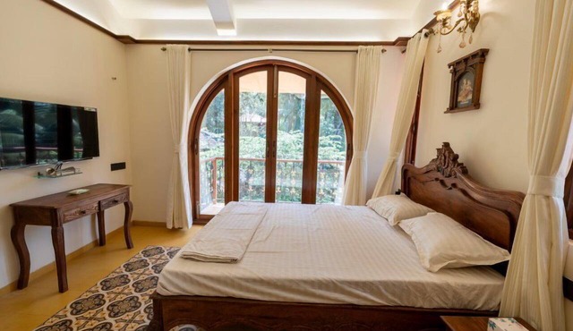 Ishaan Holiday Home