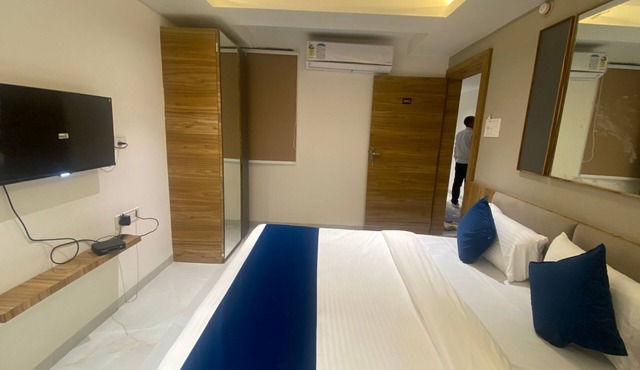 JMB Hotel Height in Indore