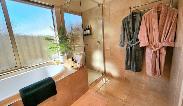 Just Opened! The Nest at Forest Lake - Stylish Guest Suite in Kangaroo Flat