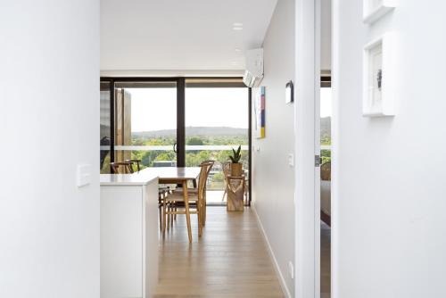 Kashmir - Luxury Top Floor Apartment - Mountain View in Canberra