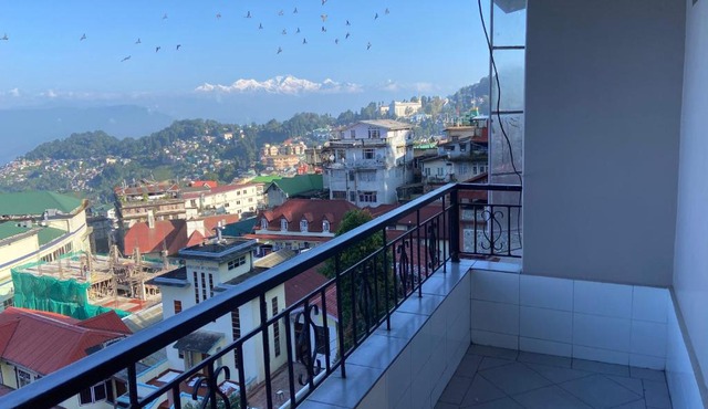Ki Kiba Dhee in Darjeeling
