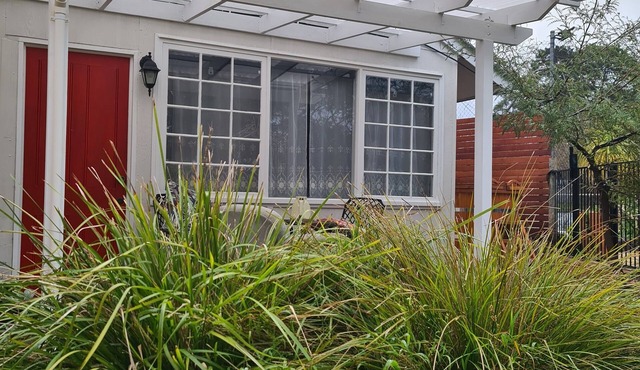 La cachette bushland hideaway in the Adelaide Hills on 13 acres, pool, hot tub. in Cherry Gardens