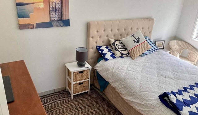 Large 2 Bedroom seperate private Apartment, pool table, laundry, close to beach in Batehaven