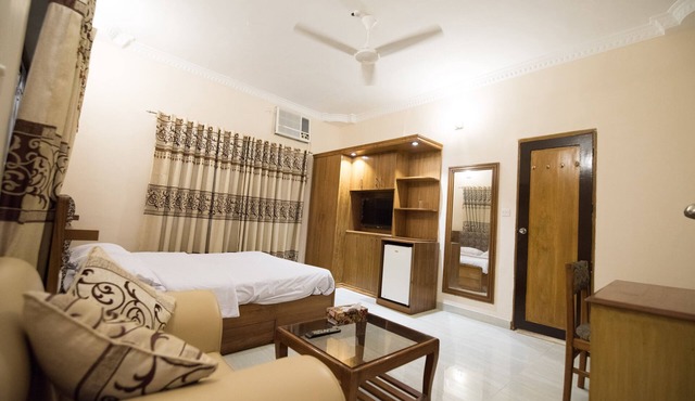 Le Chateau cheap prices Boutique hotel in Gulshan in Gulshan 2