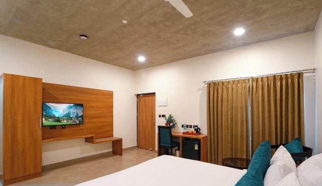 LEISURE RESORT in Vanur