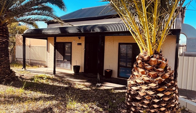 Little Gem on Williams| 3 bedroom, Wi-Fi, Pet Friendly, Perfect Location in Broken Hill