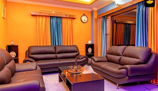 LivingStone Hackett Stayz Family suite and Triple Bedroom in Shimla