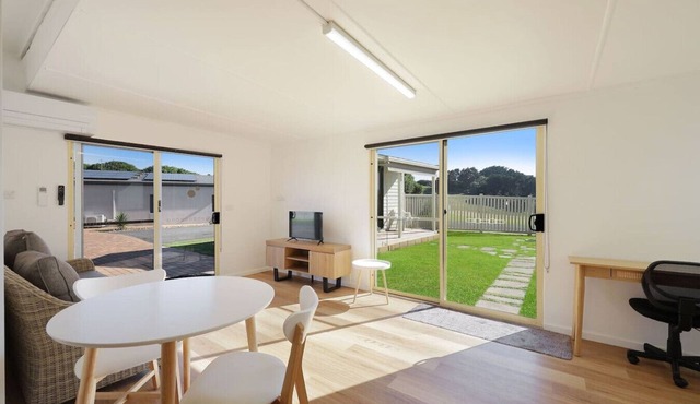 Logans Beach Apartments - Lil Greenviews in Warrnambool