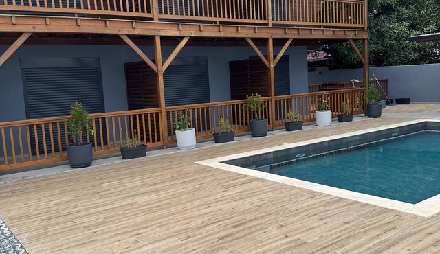 Logement avec piscine a 50 metre de la mer in Cayenne