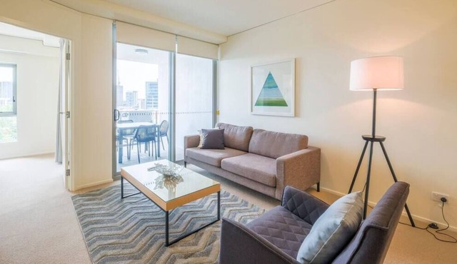 Lovely 1 Bed Apt Apt w/ FREE Parking @Bowen Hills in Bowen Hills