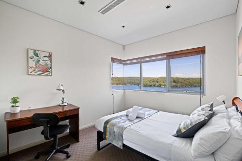 Luxe Waterview Double Room in Caringbah South - Ideal for Relaxation - Shared Bathroom in Lilli Pilli