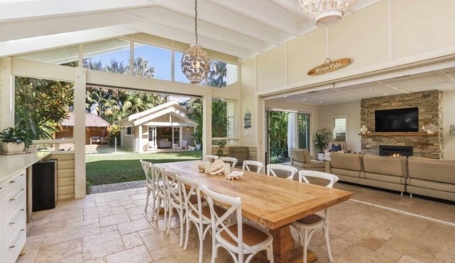 Luxurious Beachside Oasis Sleeps 10