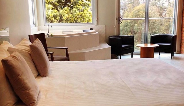 Macedon Ranges Hotel & Spa in Macedon