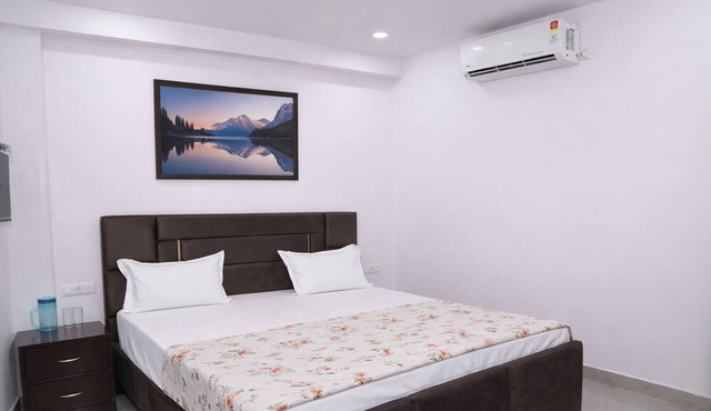 Mandapam Stays in Vrindavan