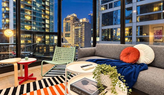 Manhattan 2BD 2BA Oasis Parking, Pool & Gym in Melbourne