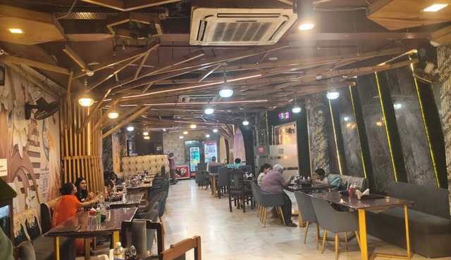 Manjeet Hotel & Restaurant