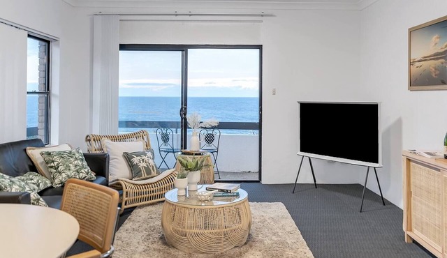 Maroubra Breeze - Stylish Abode 360° Ocean & Beach Views in Maroubra